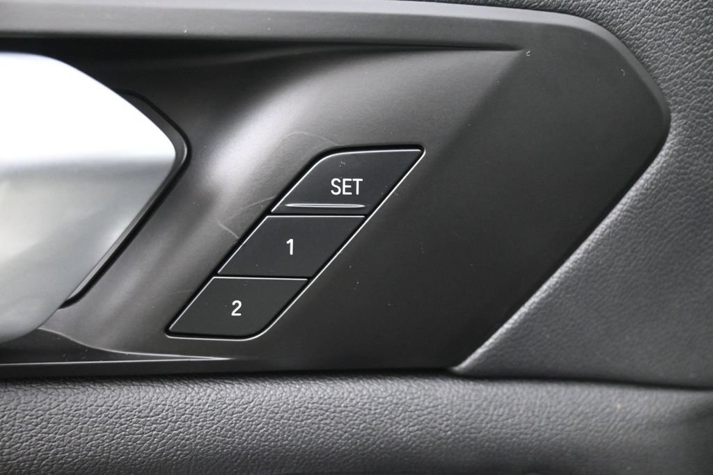 Used 2022 BMW X5 xDrive45e w/ Climate Comfort Package AWD/4WD image 5