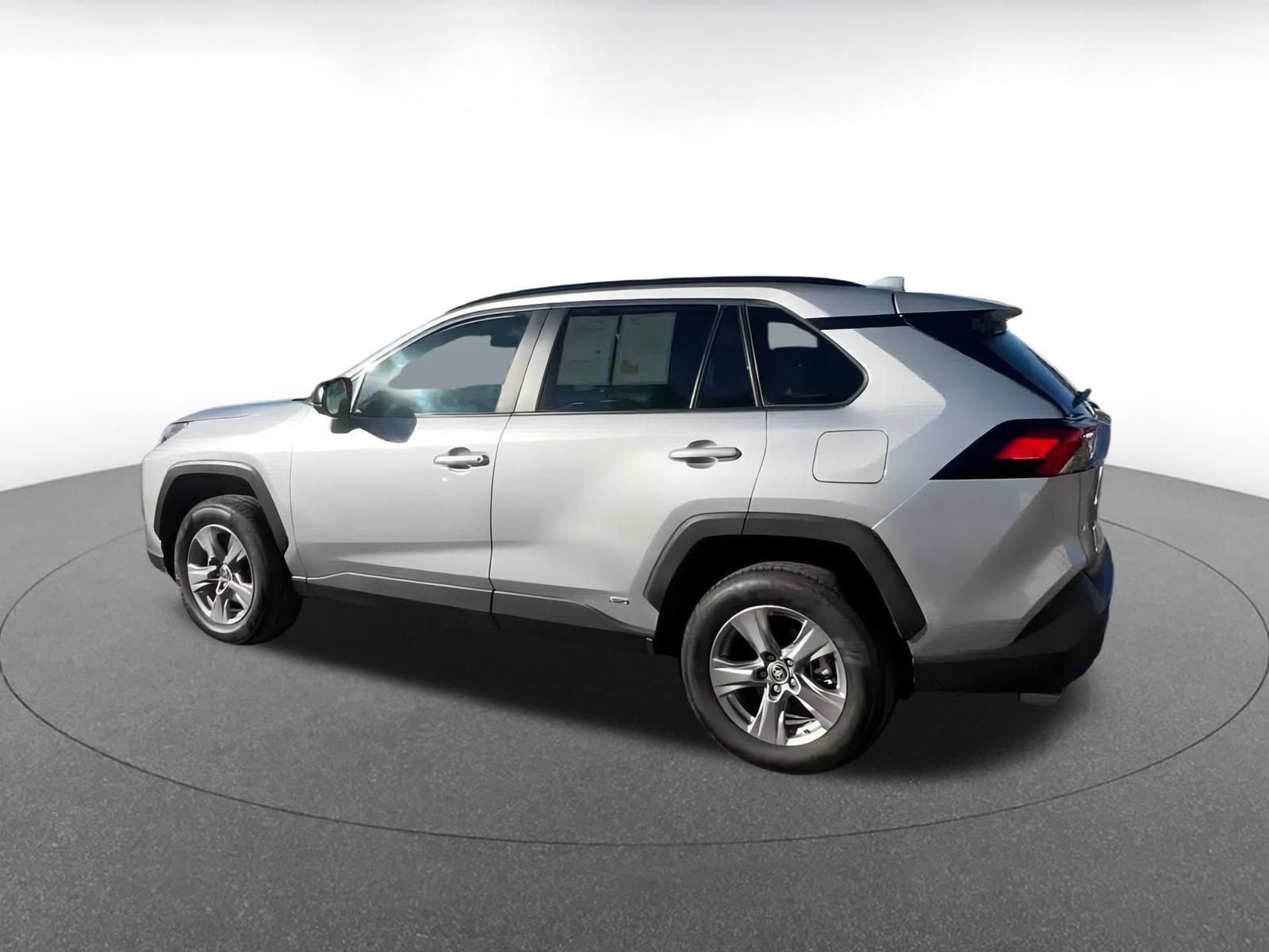 Used 2025 Toyota RAV4 LE image 10