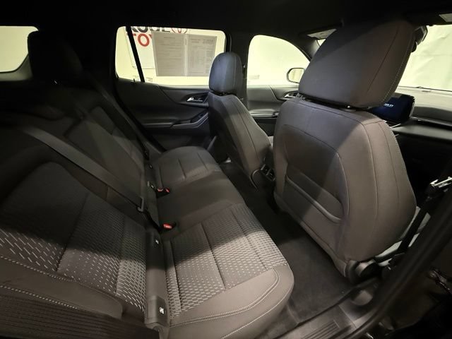 Used 2026 Chevrolet Equinox LT AWD/4WD image 7