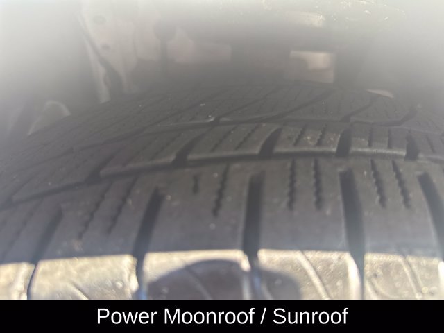 Used 2020 Toyota Camry LE w/ Sunroof Package FWD image 11