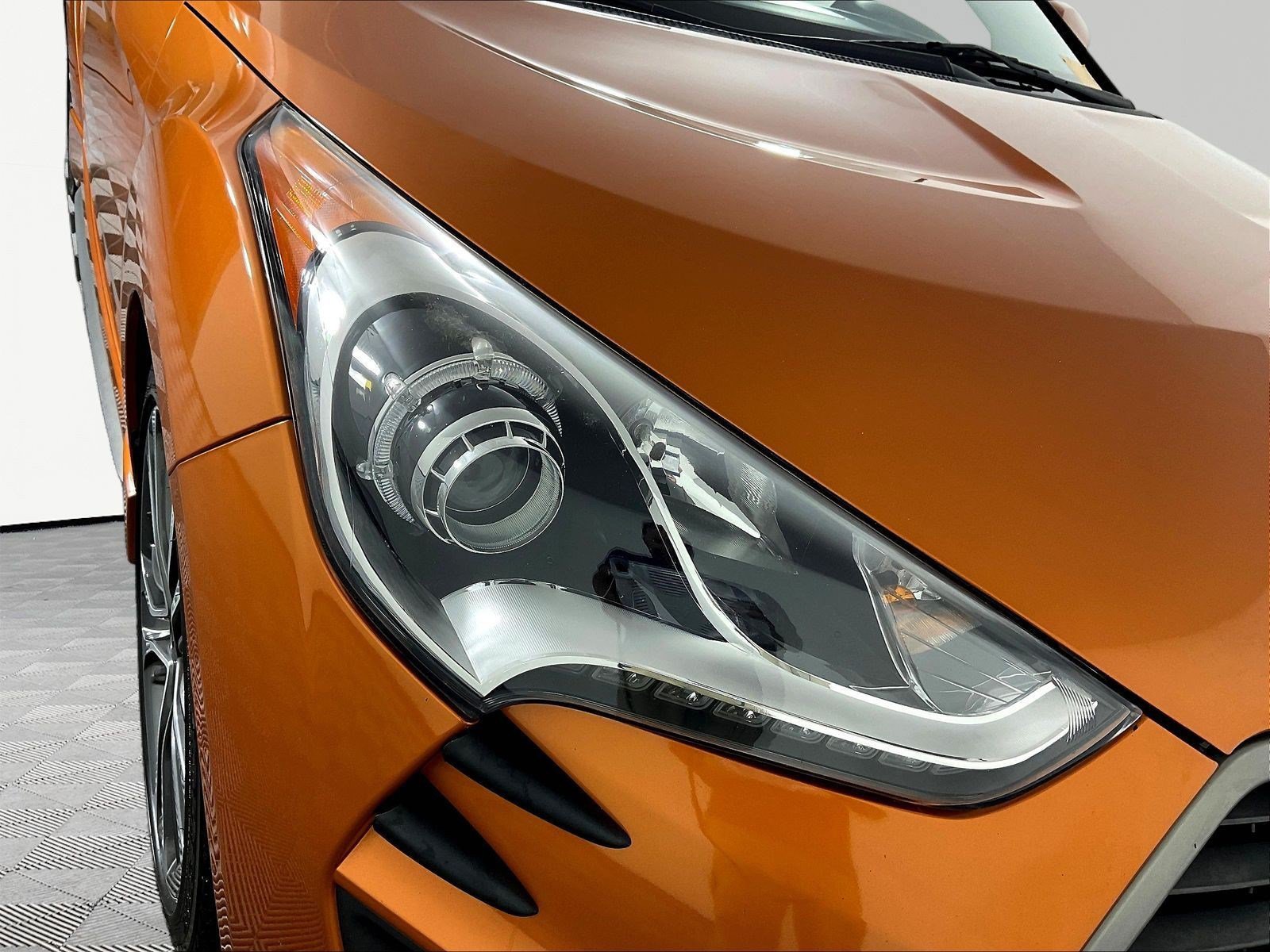 Used 2016 Hyundai Veloster Turbo FWD image 30