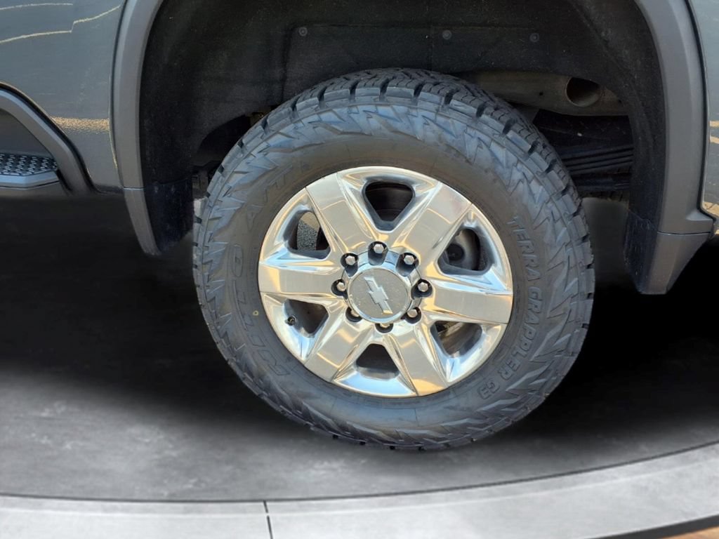 Used 2020 Chevrolet Silverado 2500 LTZ w/ LTZ Convenience Package AWD/4WD image 16