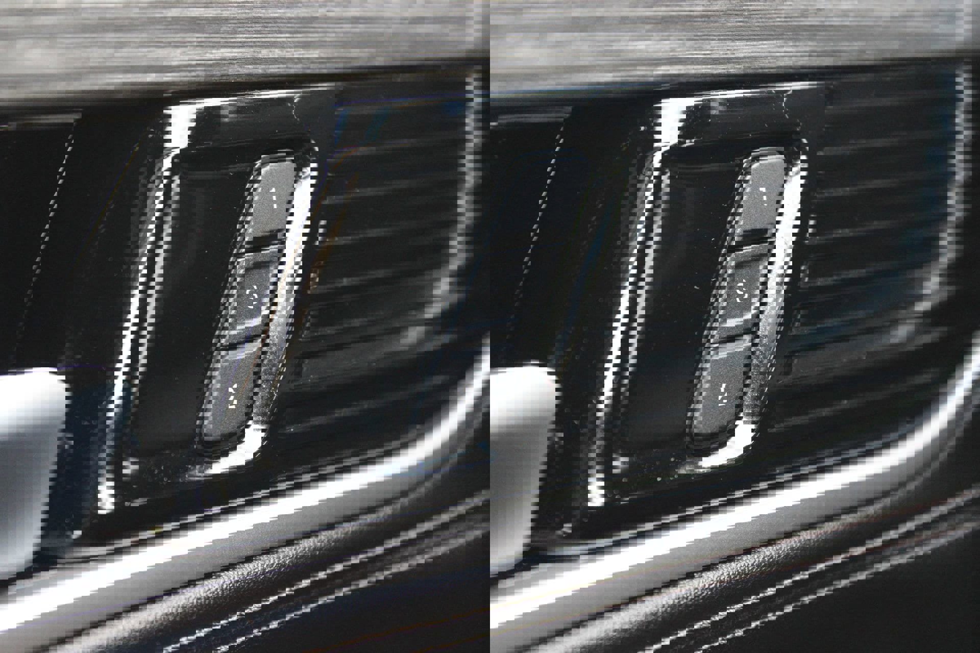 Used 2024 Jeep Wagoneer L Series II w/ Flexible Seating Group image 25