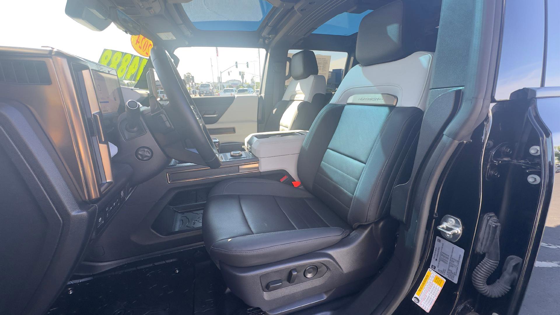 Used 2024 GMC Hummer EV 2X w/ LPO, Roof Cross Rail Package AWD/4WD image 11