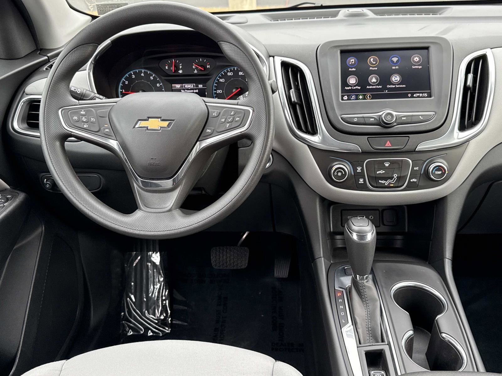 Used 2020 Chevrolet Equinox LS image 2