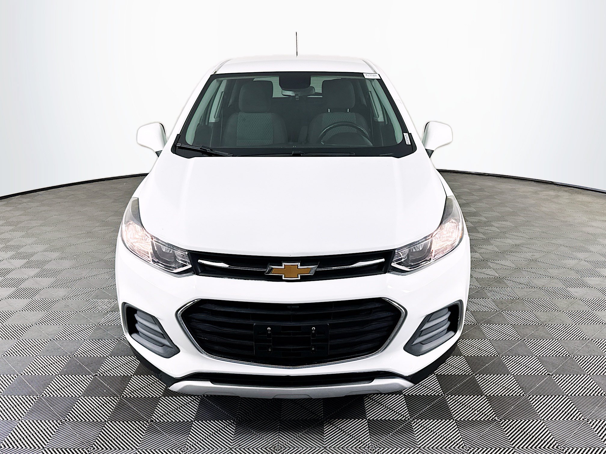 Used 2020 Chevrolet Trax LS w/ Tint and Cruise Package FWD image 2