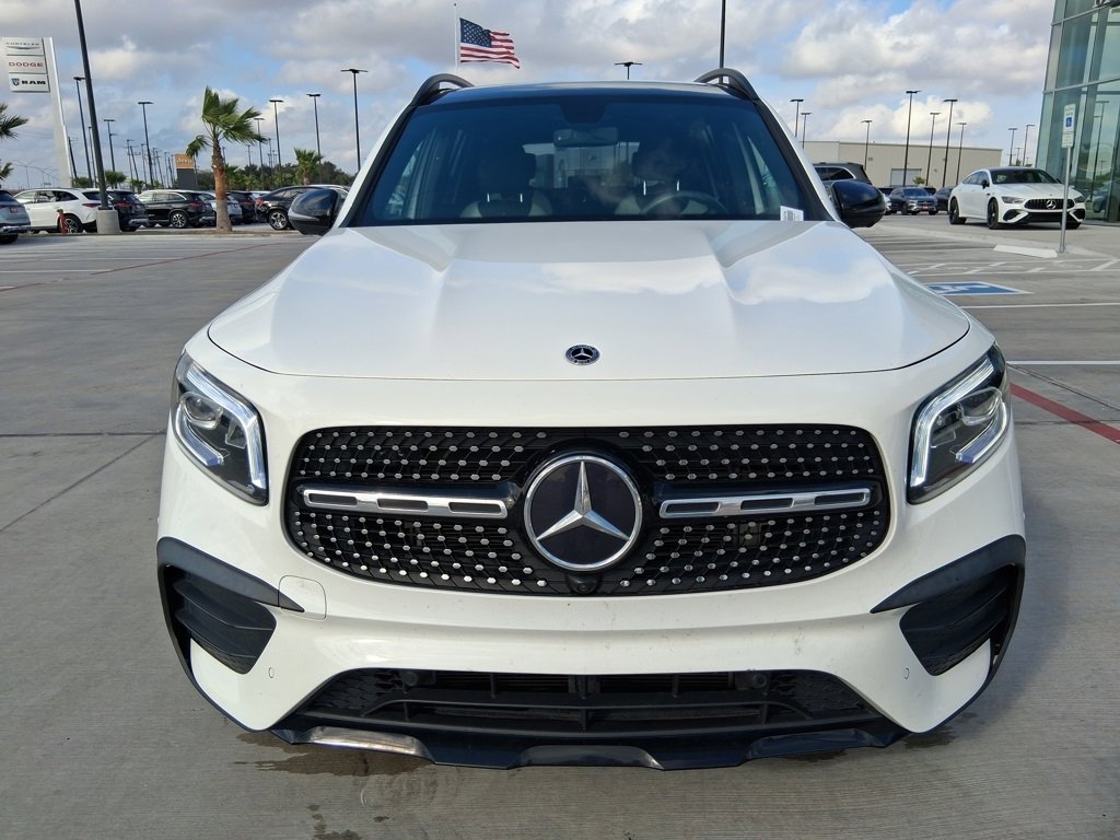 Used 2023 Mercedes-Benz GLB 250 image 2