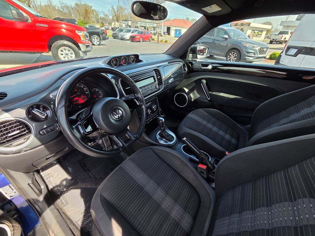 Used 2012 Volkswagen Beetle 2.0T image 10