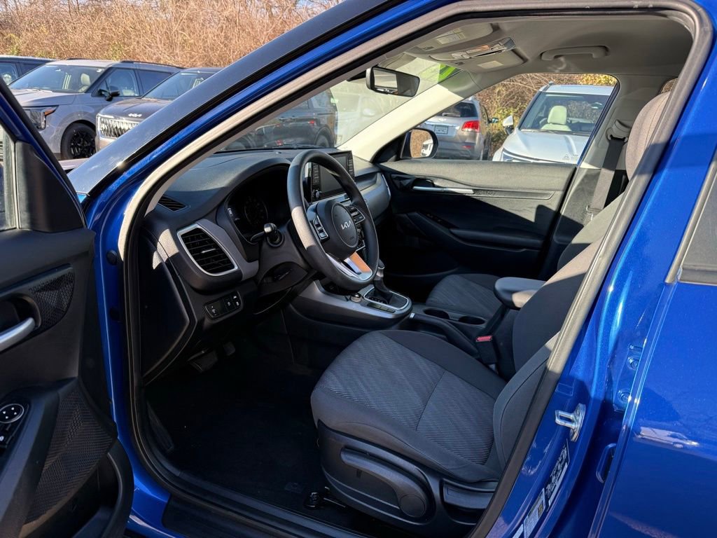 Certified 2023 Kia Seltos LX image 8
