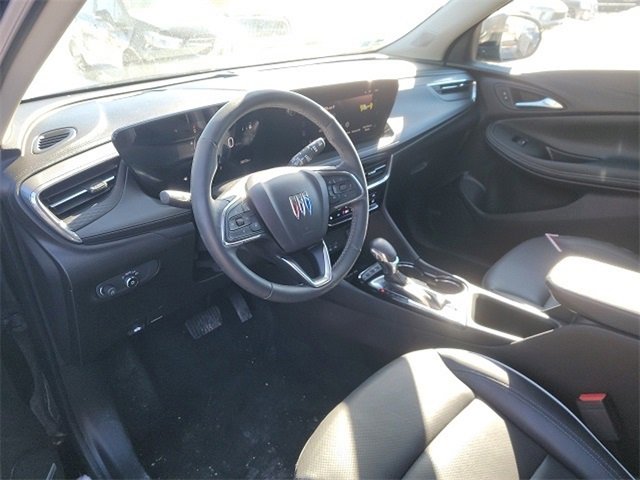 Used 2024 Buick Encore GX Avenir w/ Avenir Technology Package image 9
