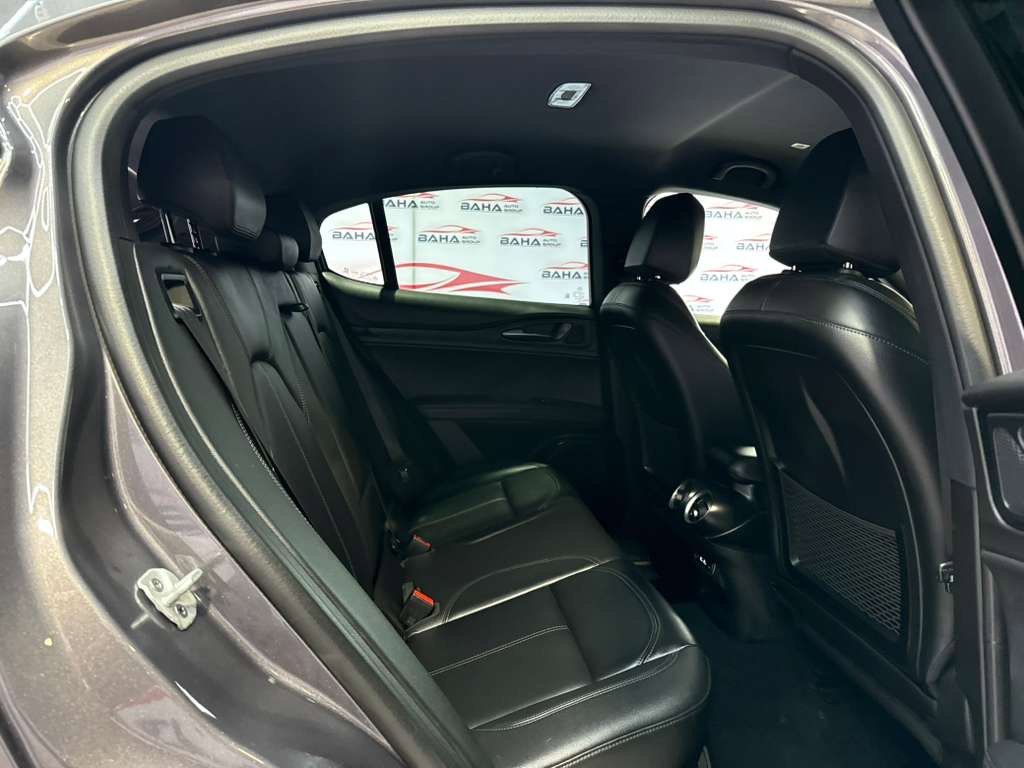 Used 2024 Alfa Romeo Stelvio Sprint RWD image 47