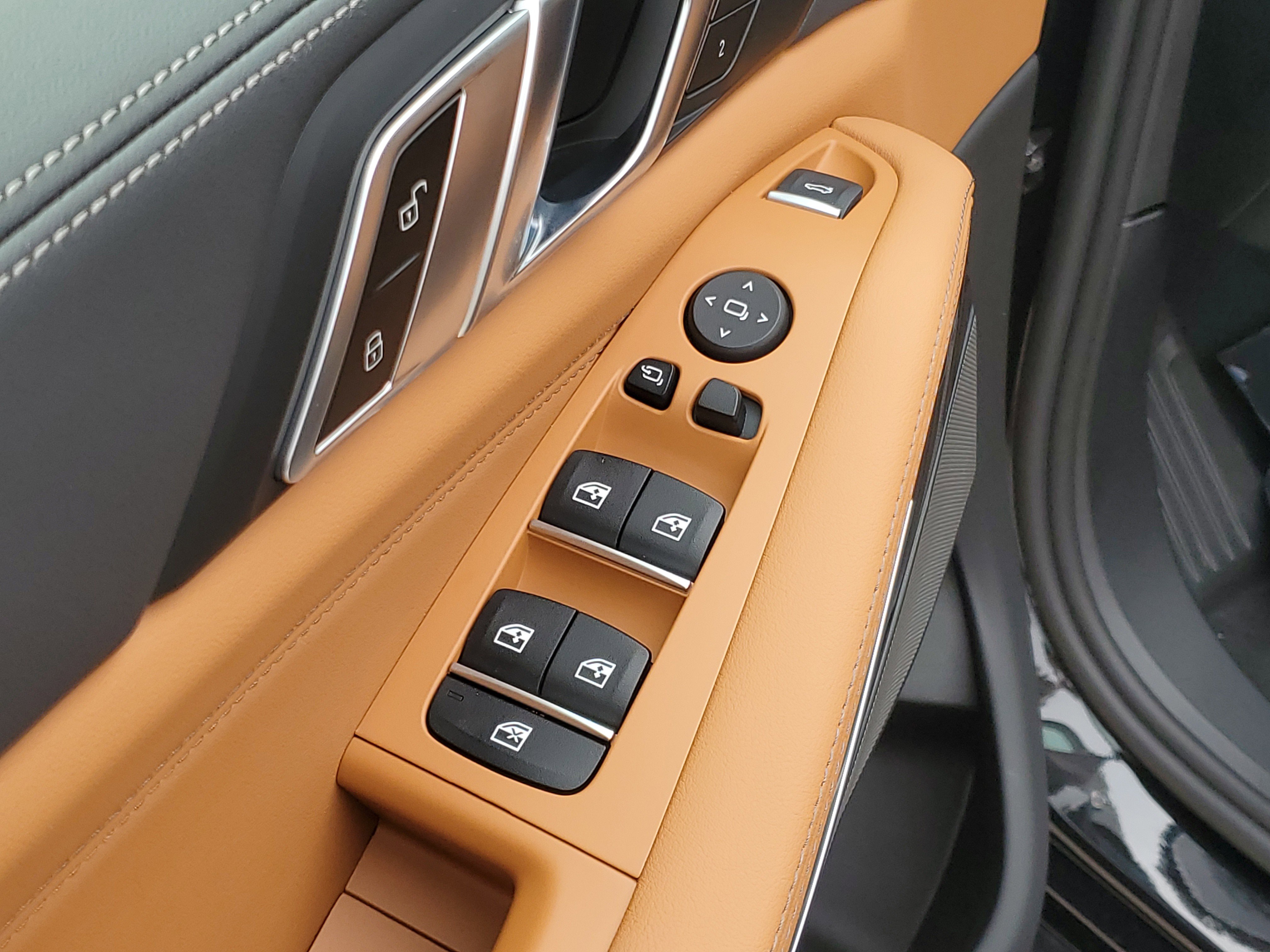 New 2026 BMW X5 xDrive40i w/ M Sport Package AWD/4WD image 6