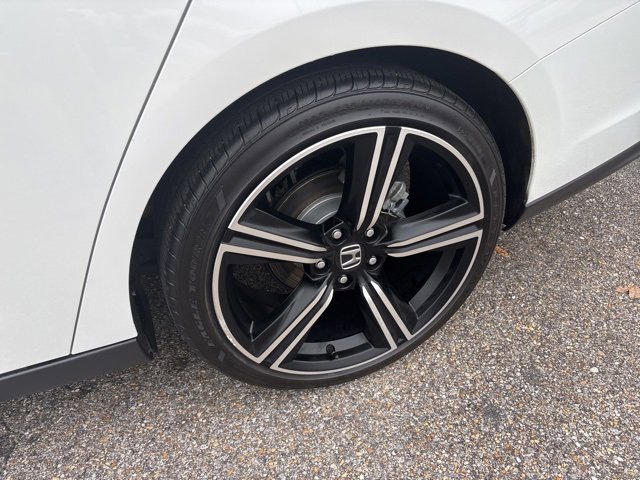 Used 2025 Honda Accord Sport image 3