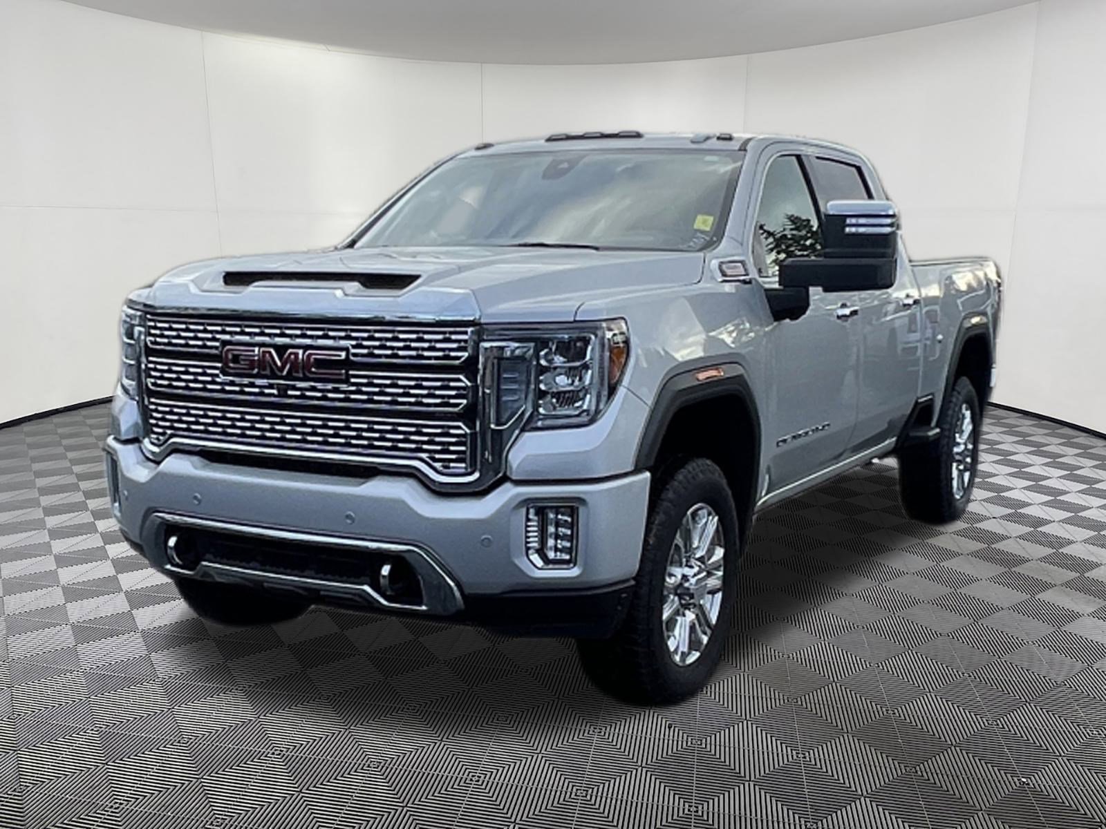 Used 2023 GMC Sierra 3500 Denali w/ Denali Ultimate Package image 3