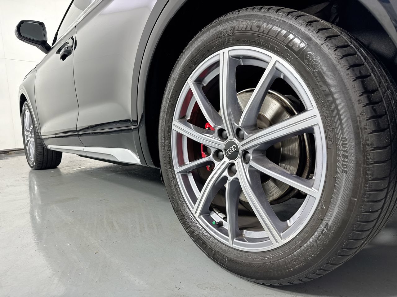 Used 2023 Audi SQ5 Prestige AWD/4WD image 9