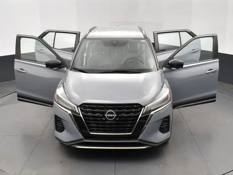 Used 2023 Nissan Kicks SR w/ SR Premium Package FWD image 10
