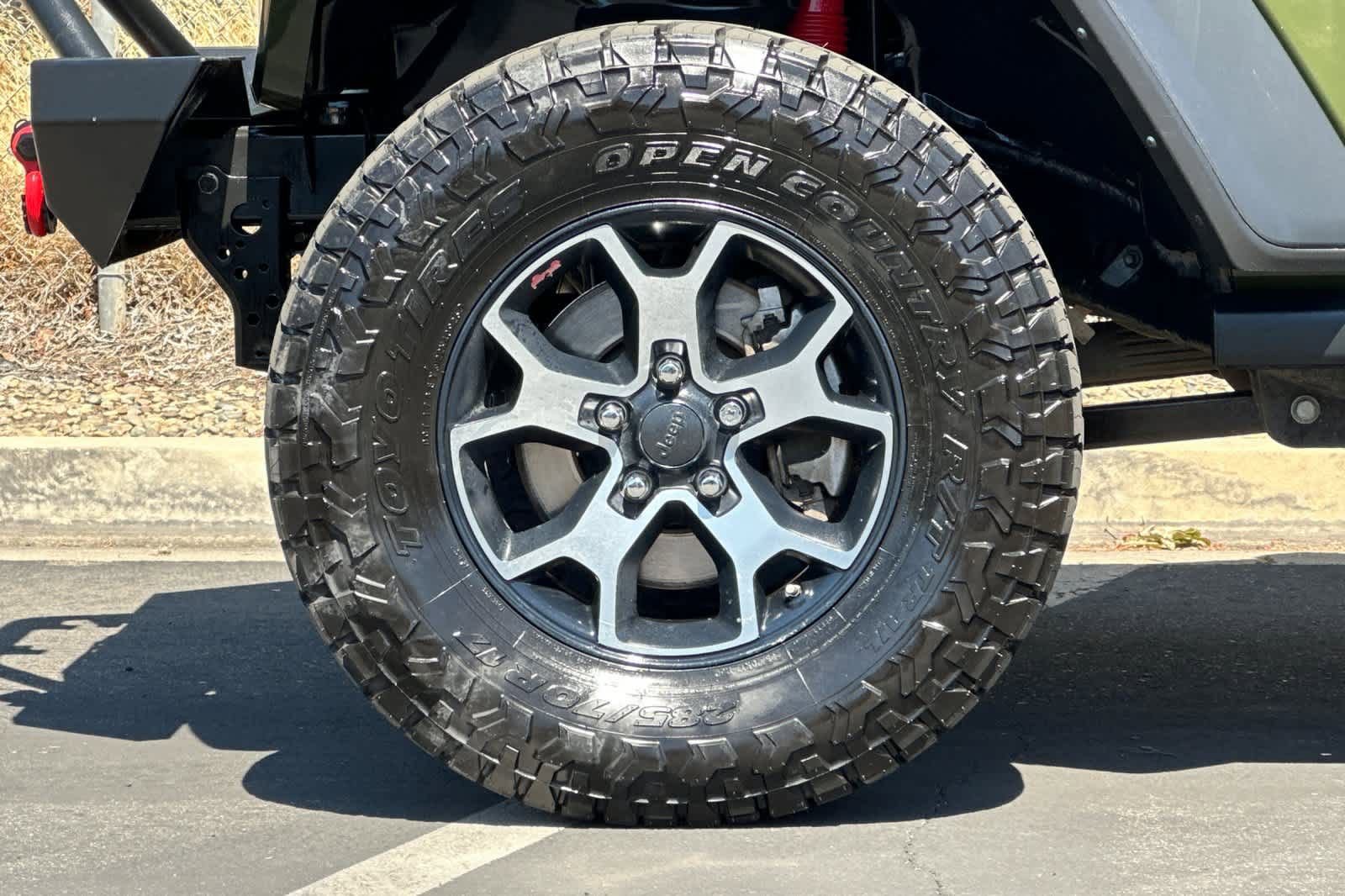 Used 2021 Jeep Wrangler Rubicon w/ Cold Weather Group AWD/4WD image 27
