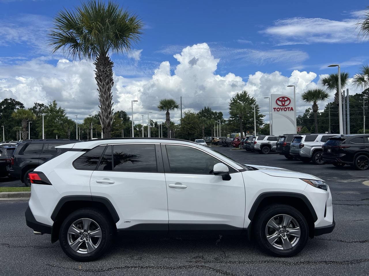 Used 2024 Toyota RAV4 XLE AWD/4WD image 11