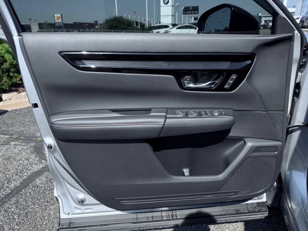 Used 2025 Honda CR-V Sport Touring image 14