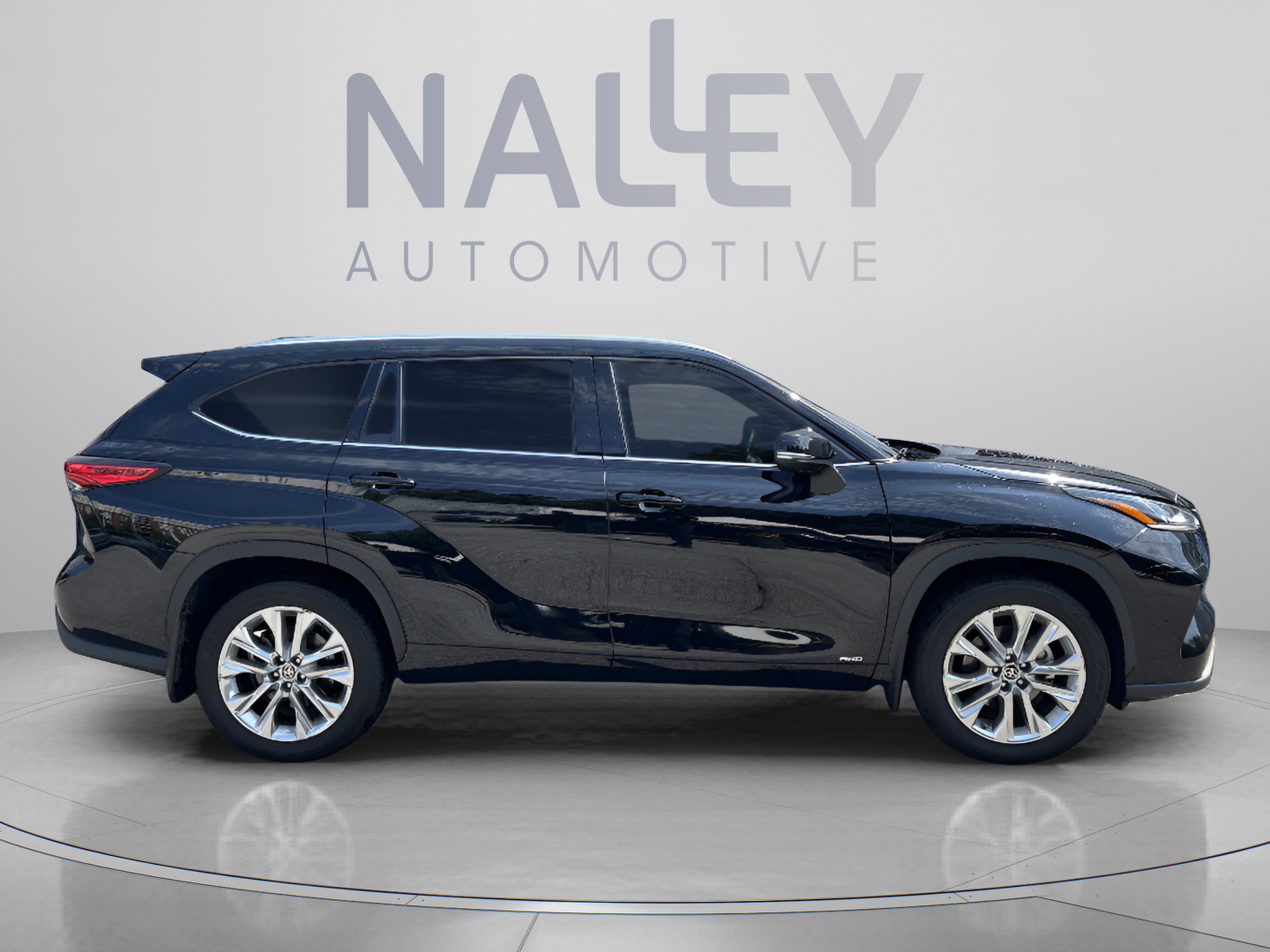 Used 2022 Toyota Highlander Limited AWD/4WD image 4
