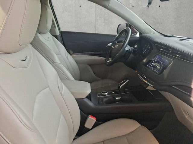 Used 2023 Cadillac XT4 Luxury w/ Cold Weather Package FWD image 30