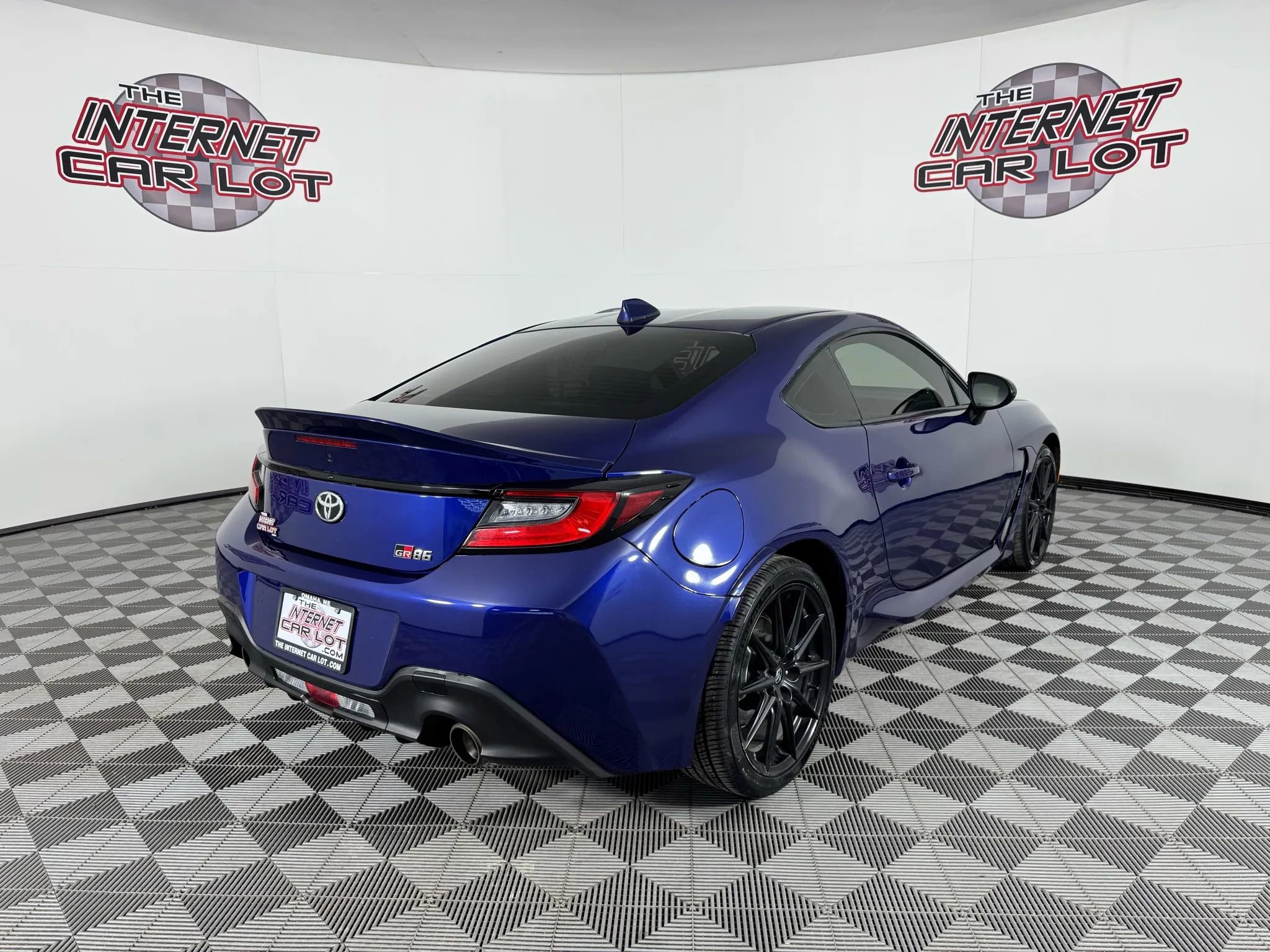 Used 2024 Toyota GR86 Premium RWD image 7