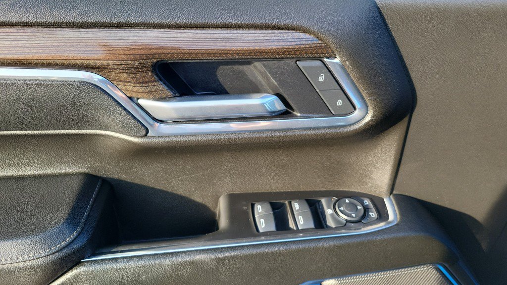 Used 2025 Chevrolet Silverado 1500 LT AWD/4WD image 15