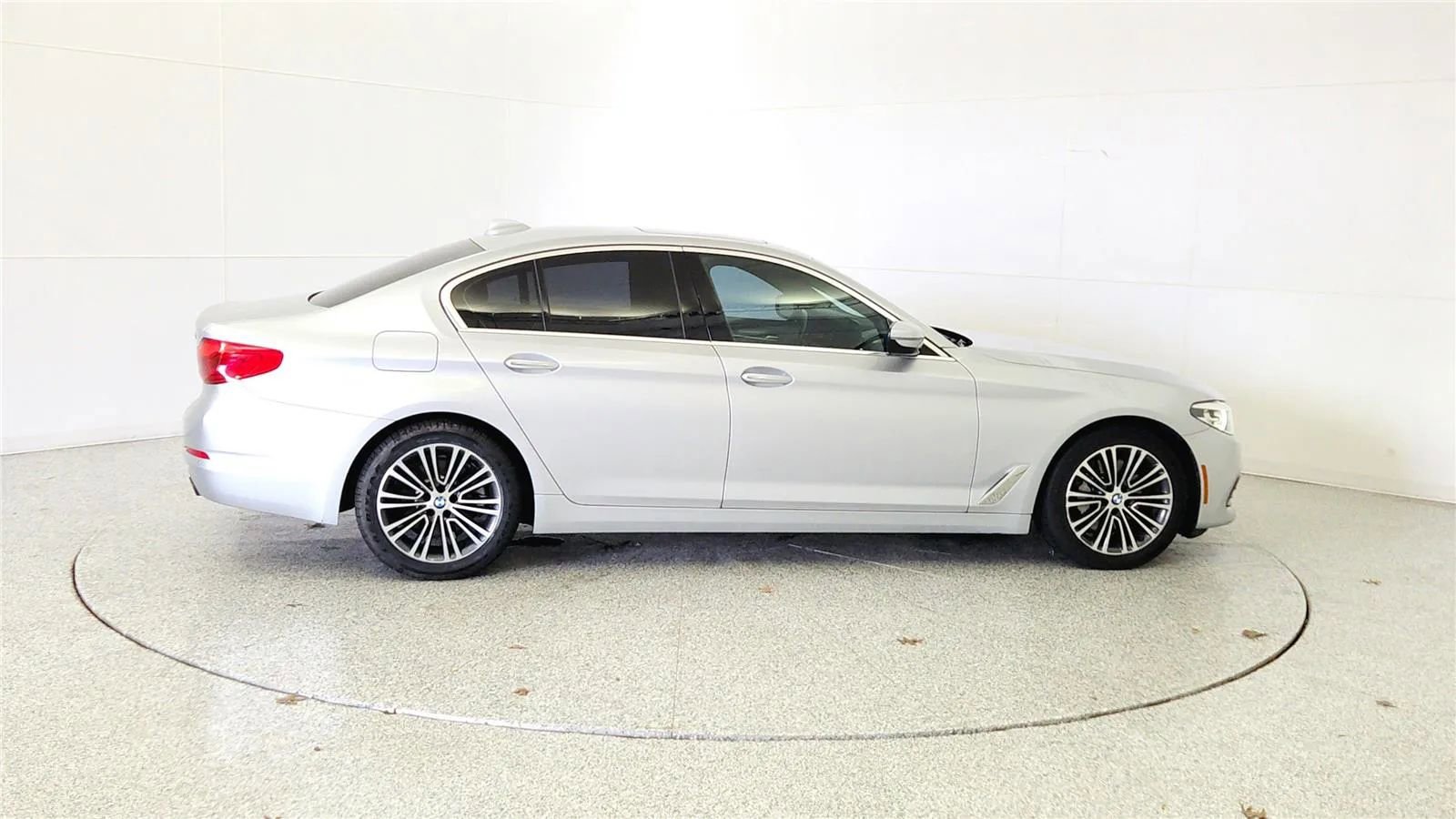 Used 2017 BMW 530i xDrive image 8