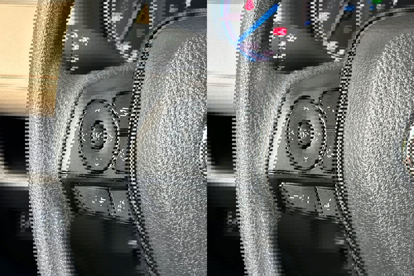 Used 2025 Toyota RAV4 LE AWD/4WD image 25