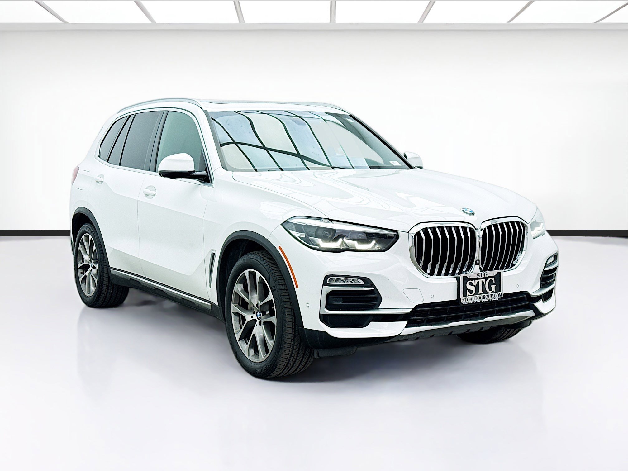 Used 2021 BMW X5 sDrive40i w/ Convenience Package image 3
