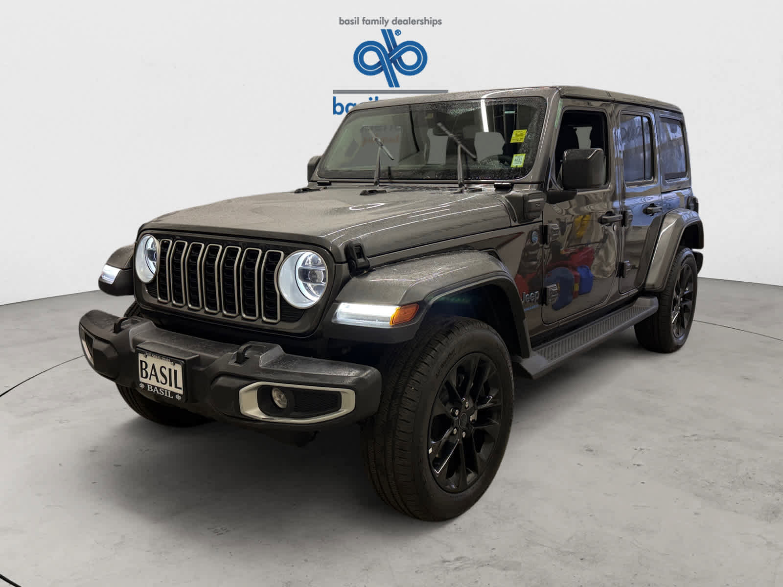 Used 2025 Jeep Wrangler Sahara image 3