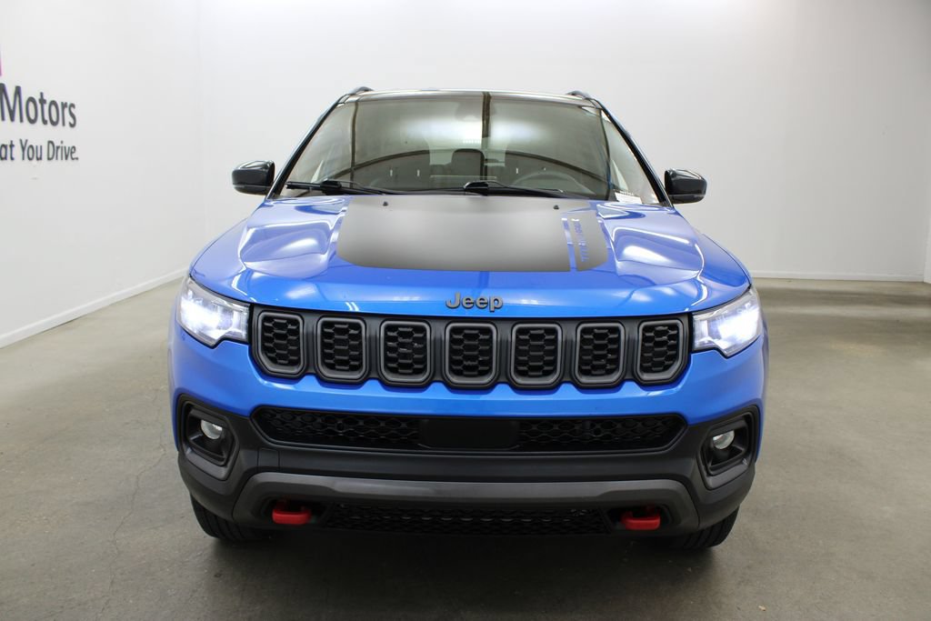 Used 2024 Jeep Compass Trailhawk AWD/4WD image 7