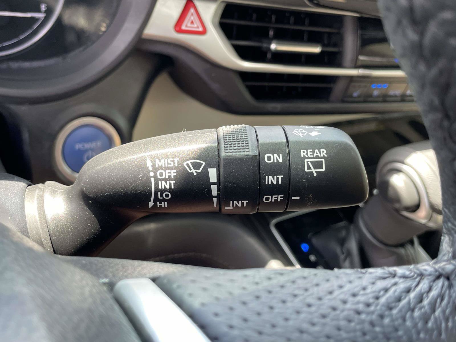 Used 2023 Toyota Sienna Limited FWD image 19