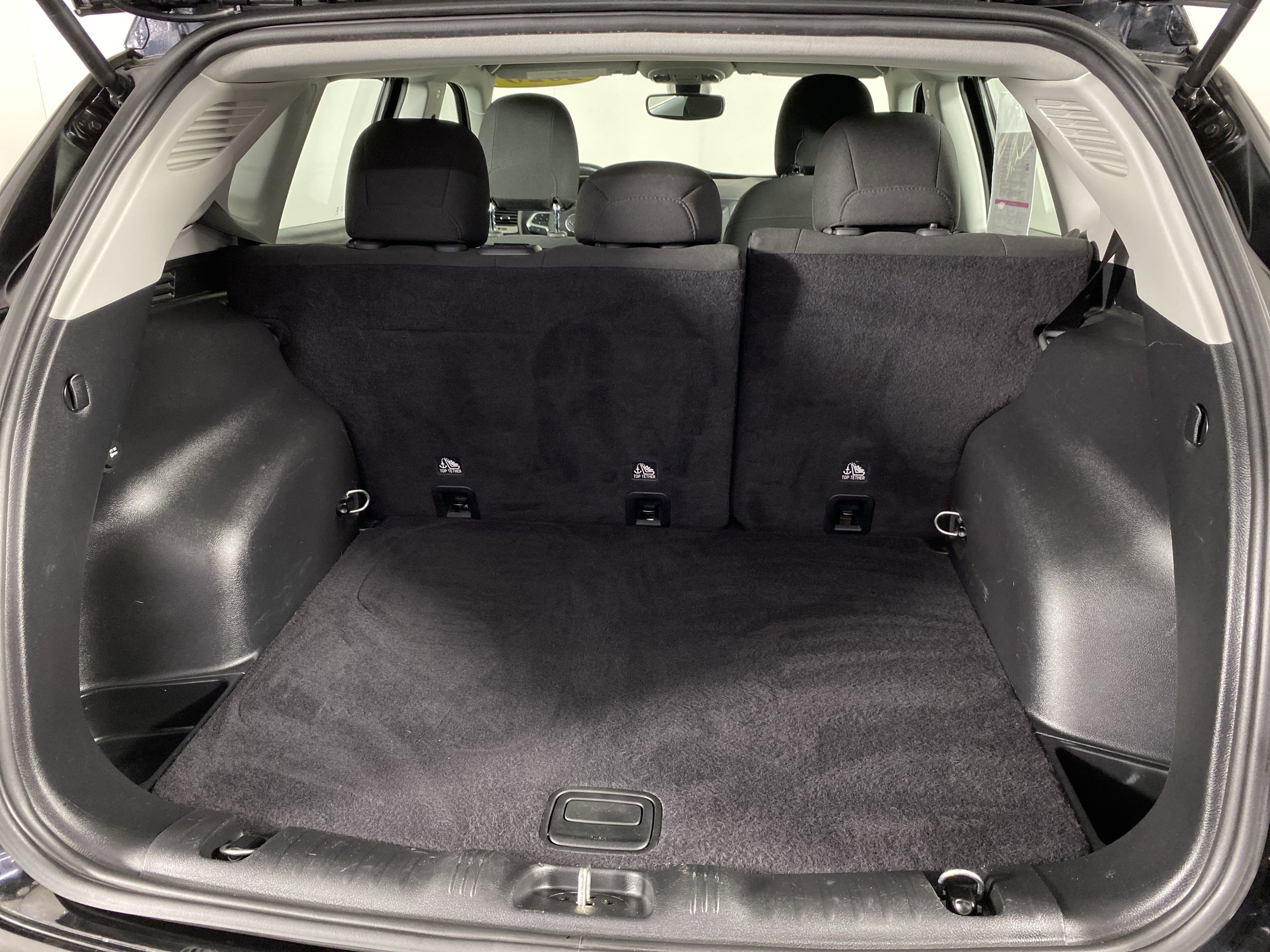 Used 2020 Jeep Compass Sport image 29