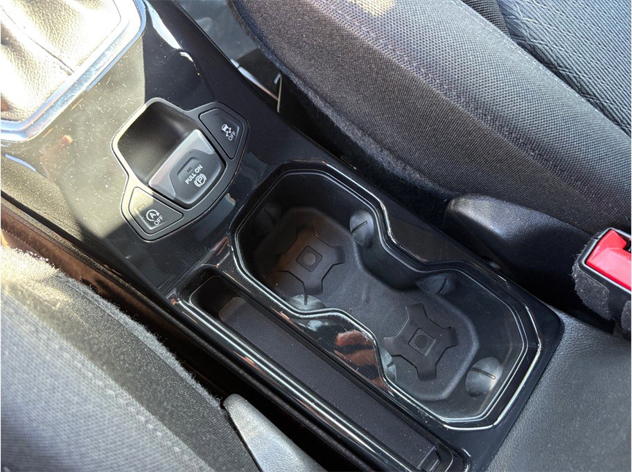 Used 2021 Jeep Renegade Latitude FWD image 32