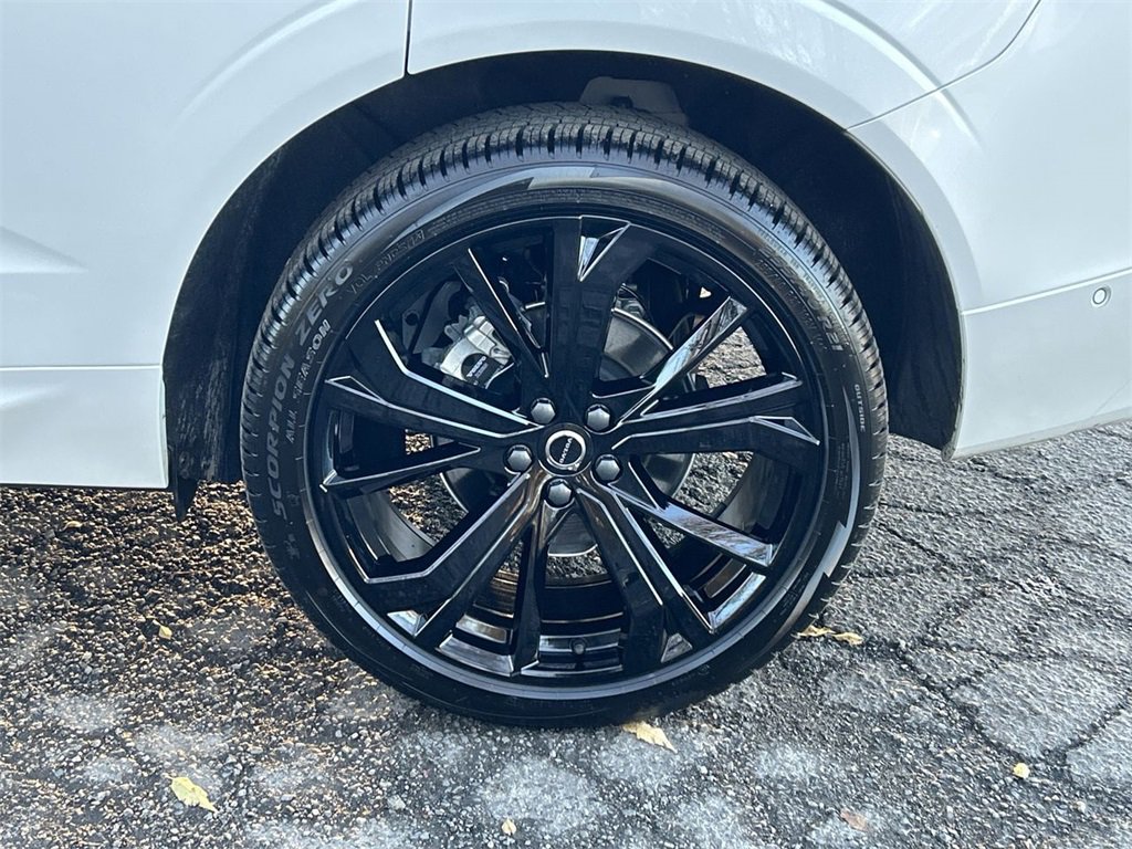 New 2026 Volvo XC60 B5 Ultra w/ Climate Package image 11