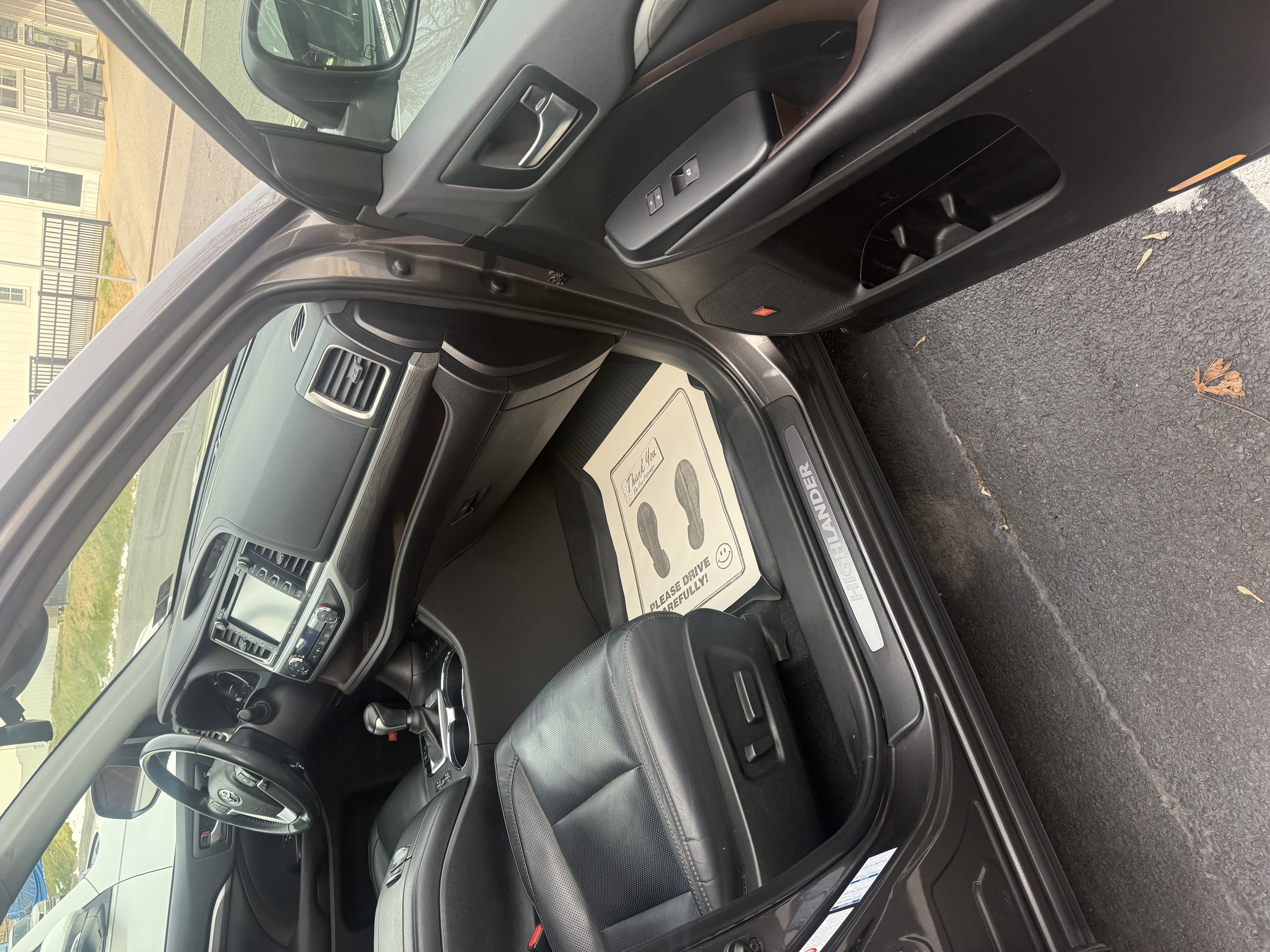 Used 2019 Toyota Highlander Limited image 9