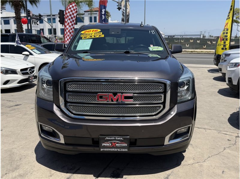 Used 2016 GMC Yukon XL SLT w/ Open Road Package RWD image 2