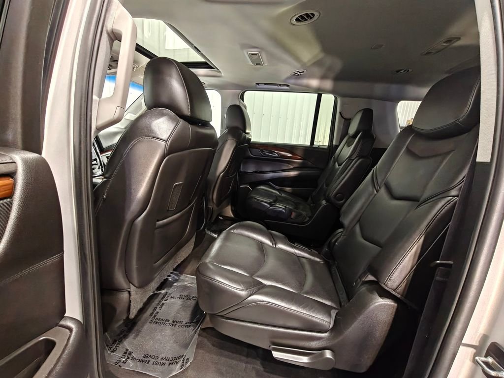 Used 2016 Cadillac Escalade ESV Luxury AWD/4WD image 31