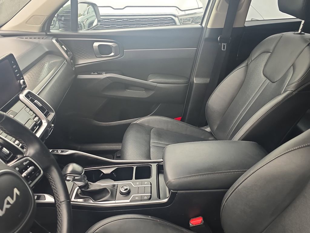 Used 2022 Kia Sorento S FWD image 13