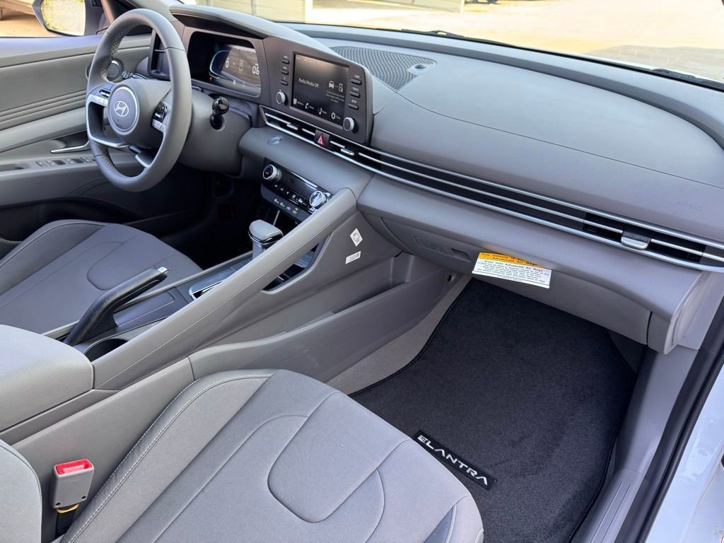New 2026 Hyundai Elantra Sport image 14