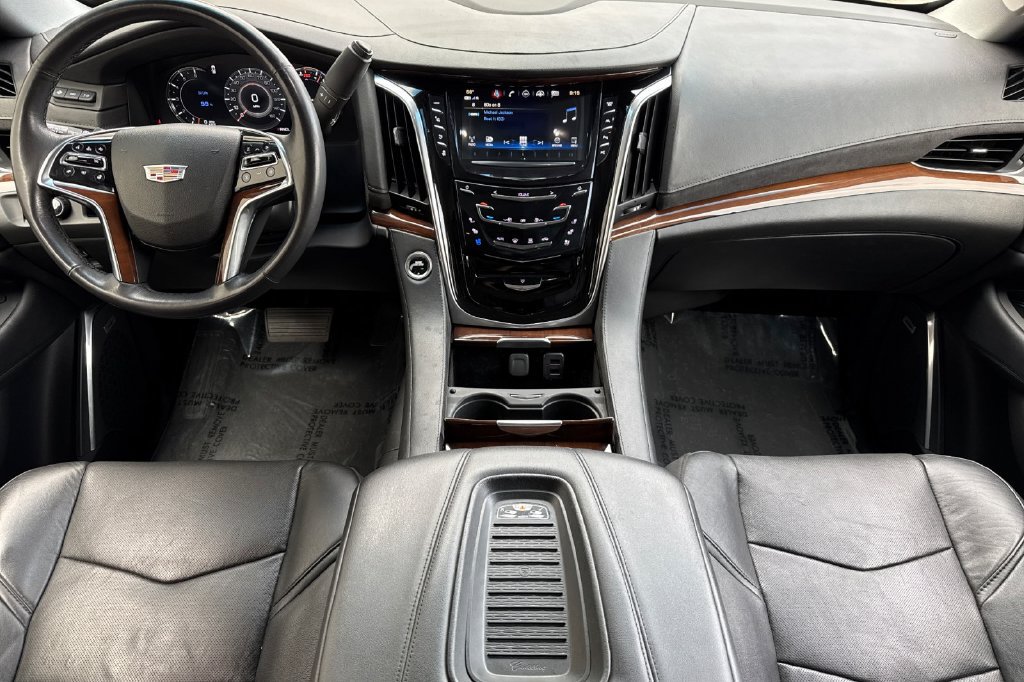 Used 2019 Cadillac Escalade Premium Luxury RWD image 6