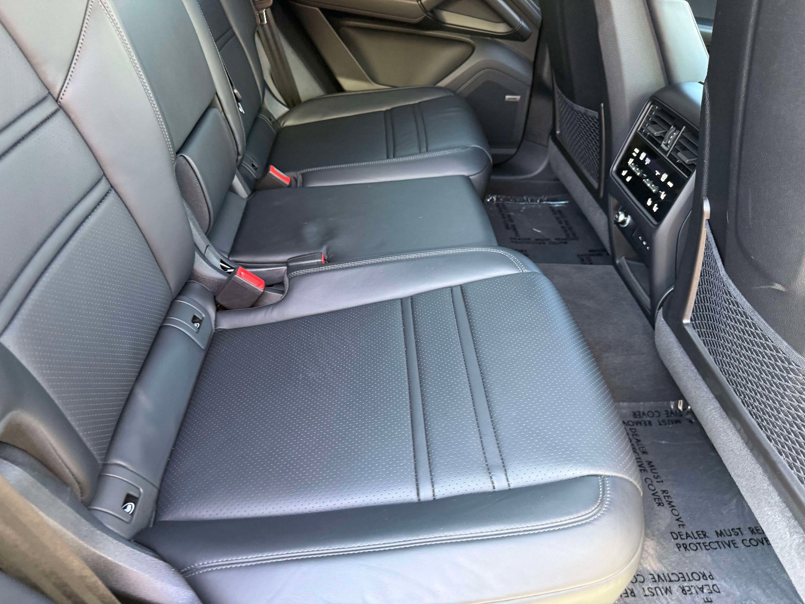 Used 2024 Porsche Cayenne Coupe image 30