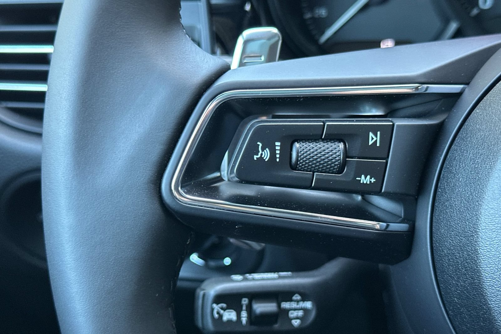New 2026 Porsche Macan AWD/4WD image 30