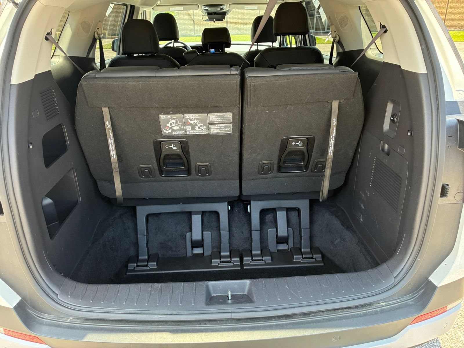 Used 2026 Kia Carnival FWD image 28