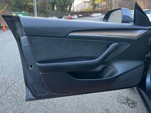 Used 2023 Tesla Model 3 Standard Range image 10