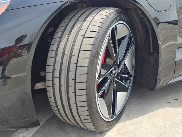Used 2022 Audi RS e-tron GT image 33