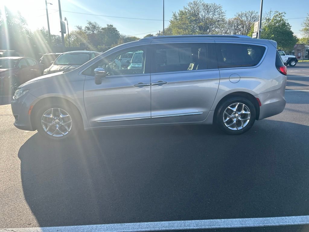 Used 2019 Chrysler Pacifica Limited FWD image 8