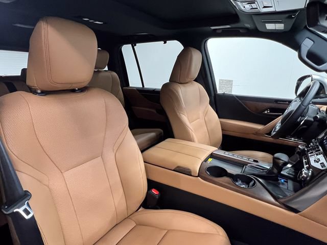 Certified 2024 Lexus LX 600 4WD w/ Luxury Package image 11
