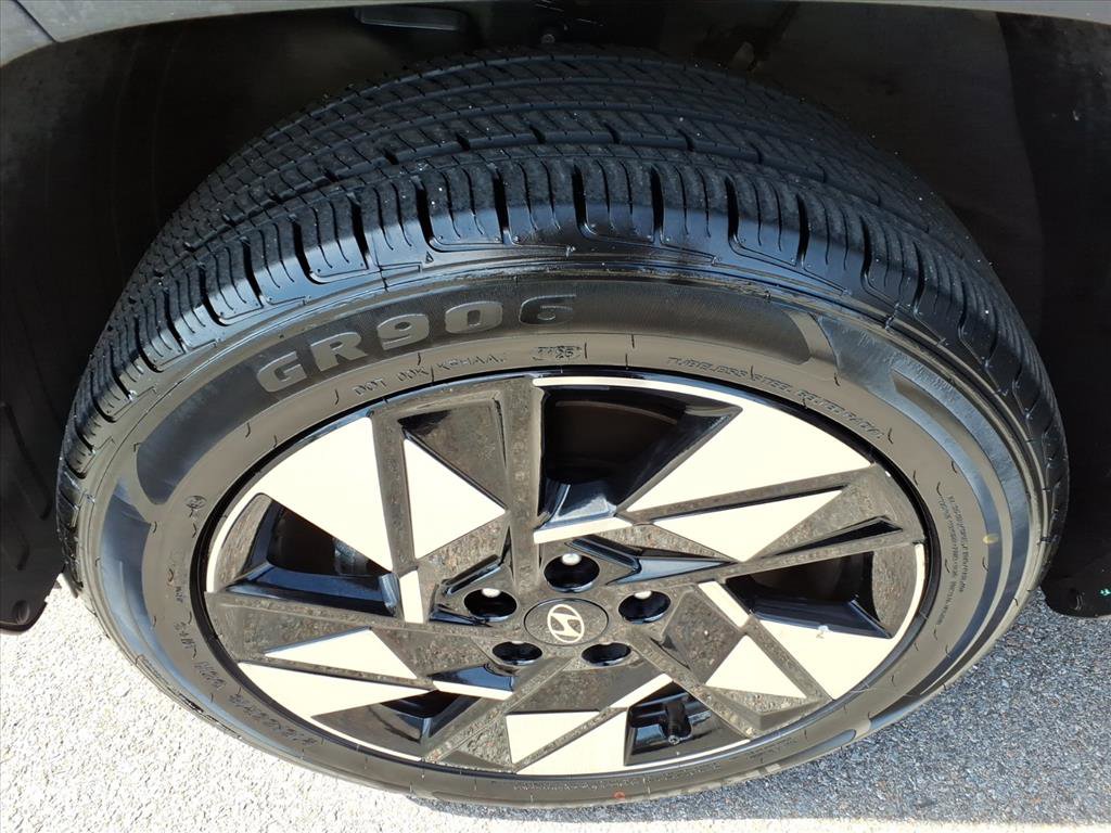 Used 2025 Hyundai Kona SEL image 18